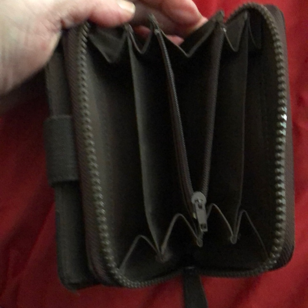 Compact Wallet - Picture 2 of 8